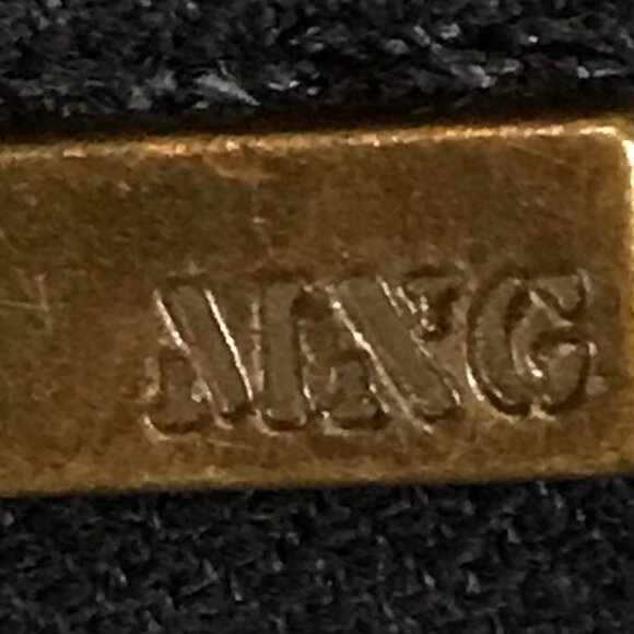 Mango Women's Pleated front design Navy Shorts w/ Pockets Sz 8 - Picture 5 of 12